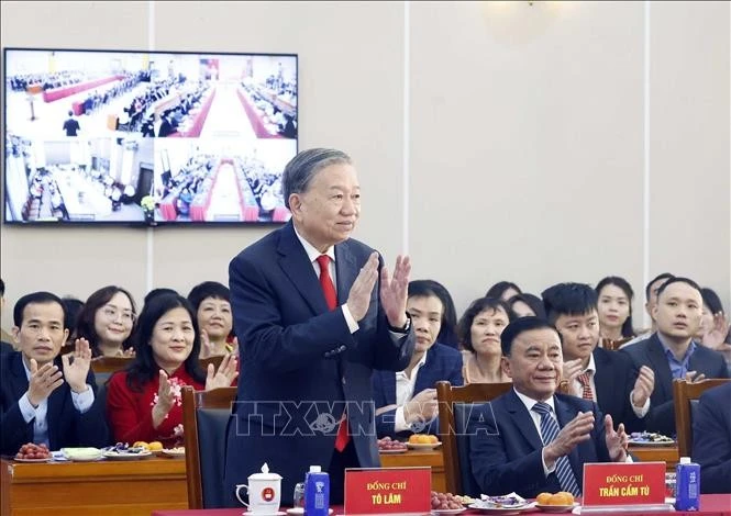 Tổng Bí thư Tô Lâm chúc Tết cán bộ, công chức, viên chức, người lao động Văn phòng Trung ương Đảng.