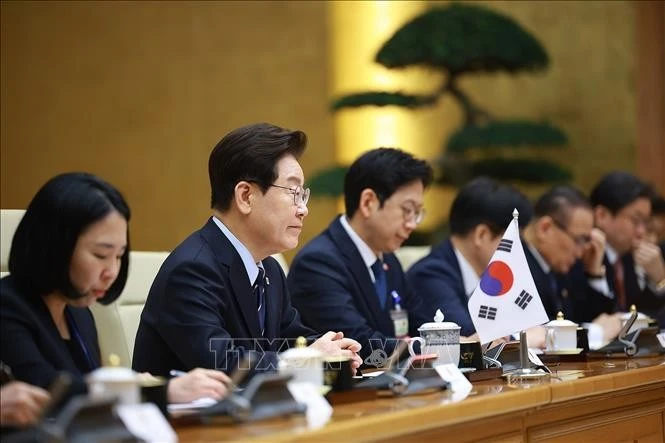 Tổng thống Hàn Quốc Lee Jae Myung phát biểu tại cuộc hội kiến Thủ tướng Lê Minh Hưng.