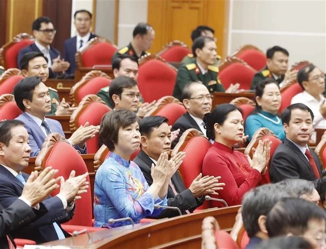 Các đại biểu tham dự Hội nghị công bố Quyết định của Bộ Chính trị về công tác cán bộ.