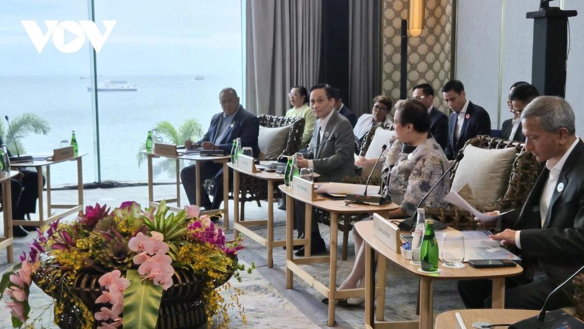 Đồng chí Lê Hoài Trung, Ủy viên Bộ Chính trị, Bộ trưởng Bộ Ngoại giao đã dẫn đầu Đoàn Việt Nam tham dự cuộc họp.