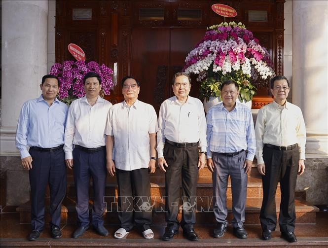 Chủ tịch Quốc hội Trần Thanh Mẫn tới thăm, chúc Tết nguyên Thường trực Ban Bí thư, Đại tướng Lê Hồng Anh.