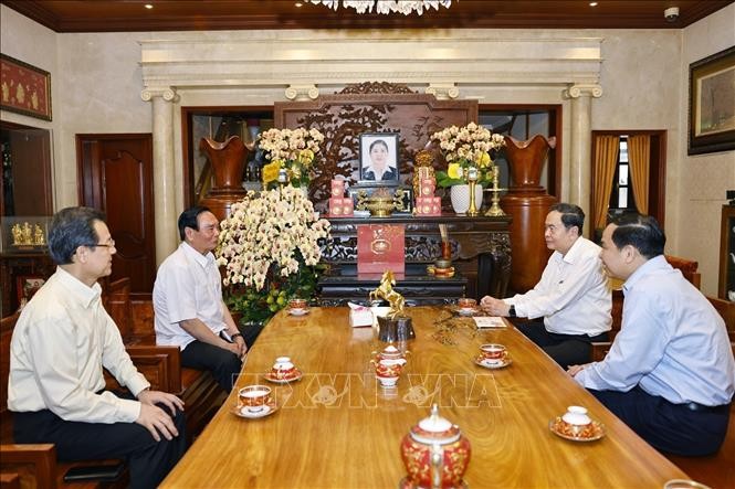 Chủ tịch Quốc hội Trần Thanh Mẫn tới thăm, chúc Tết nguyên Thường trực Ban Bí thư, Đại tướng Lê Hồng Anh.