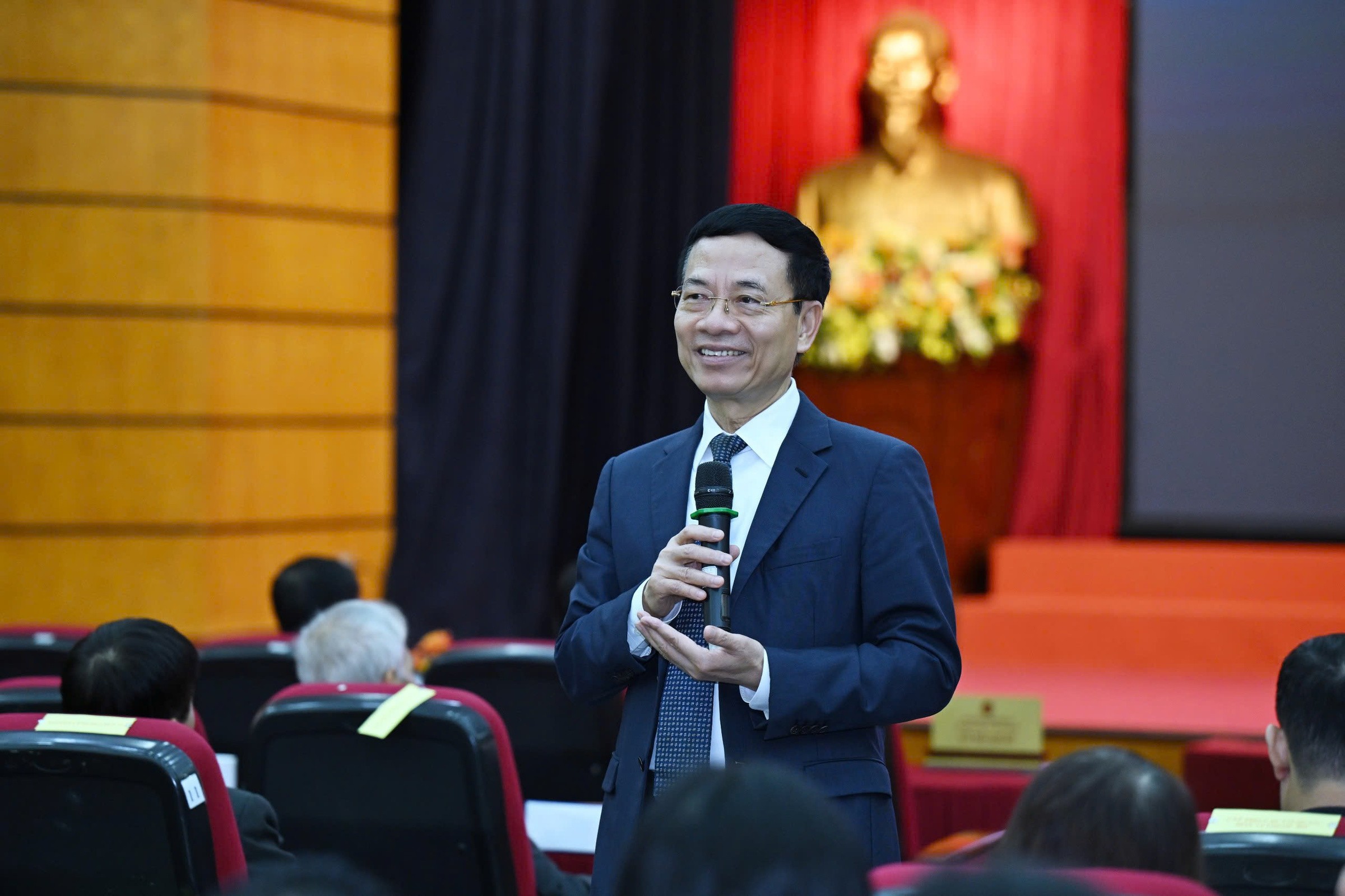 Bộ trưởng Khoa học và Công nghệ Nguyễn Mạnh Hùng tại Hội nghị tổng kết năm 2025 của khối Tham mưu; Công nghiệp công nghệ số; Thông tin, tuyên truyền.