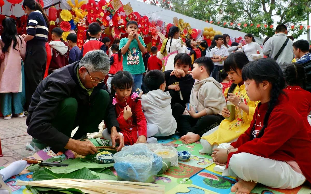 Nếu trước đây trẻ mong Tết vì được nhận quà, thì nay nhiều em mong những trải nghiệm.