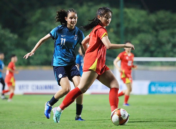 Hồng Yêu từng bước tiến bộ.