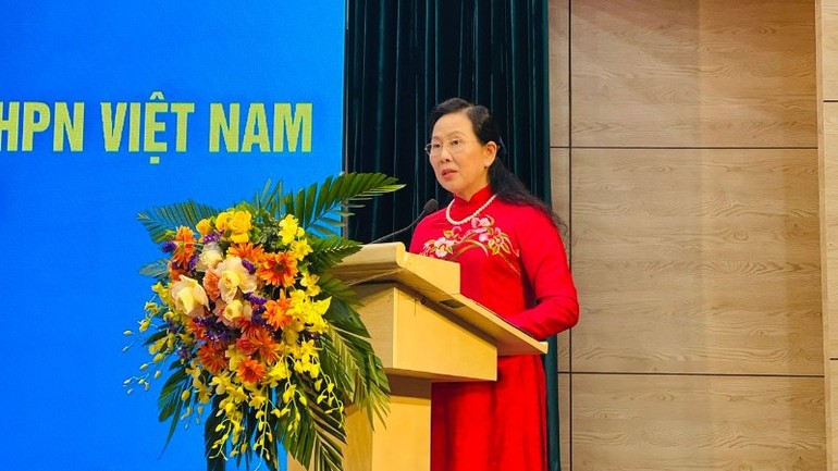 Tân Chủ tịch Hội Liên hiệp Phụ nữ Việt Nam Lê Thị Thủy phát biểu nhận nhiệm vụ.