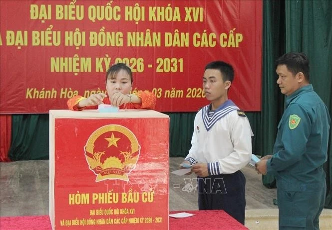 Cử tri đặc khu Trường Sa bỏ phiếu bầu đại biểu Quốc hội khóa XVI và HĐND các cấp nhiệm kỳ 2026 - 2031.
