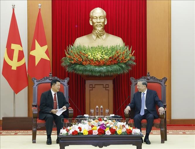 Tổng Bí thư Tô Lâm tiếp đồng chí Thượng tướng Vanthong Kongmany, Bí thư Trung ương Đảng, Bộ trưởng Bộ Công an Lào.
