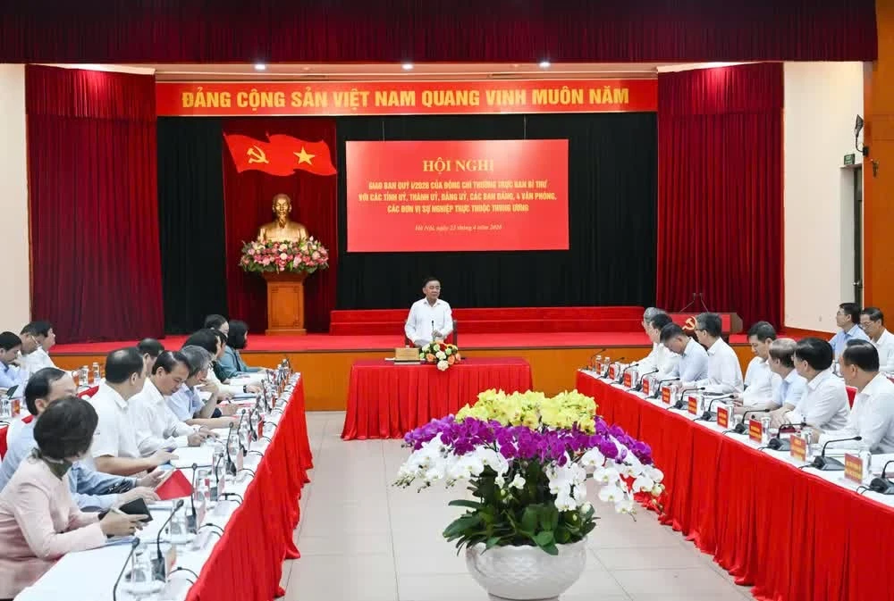 Thường trực Ban Bí thư Trần Cẩm Tú phát biểu kết luận hội nghị.