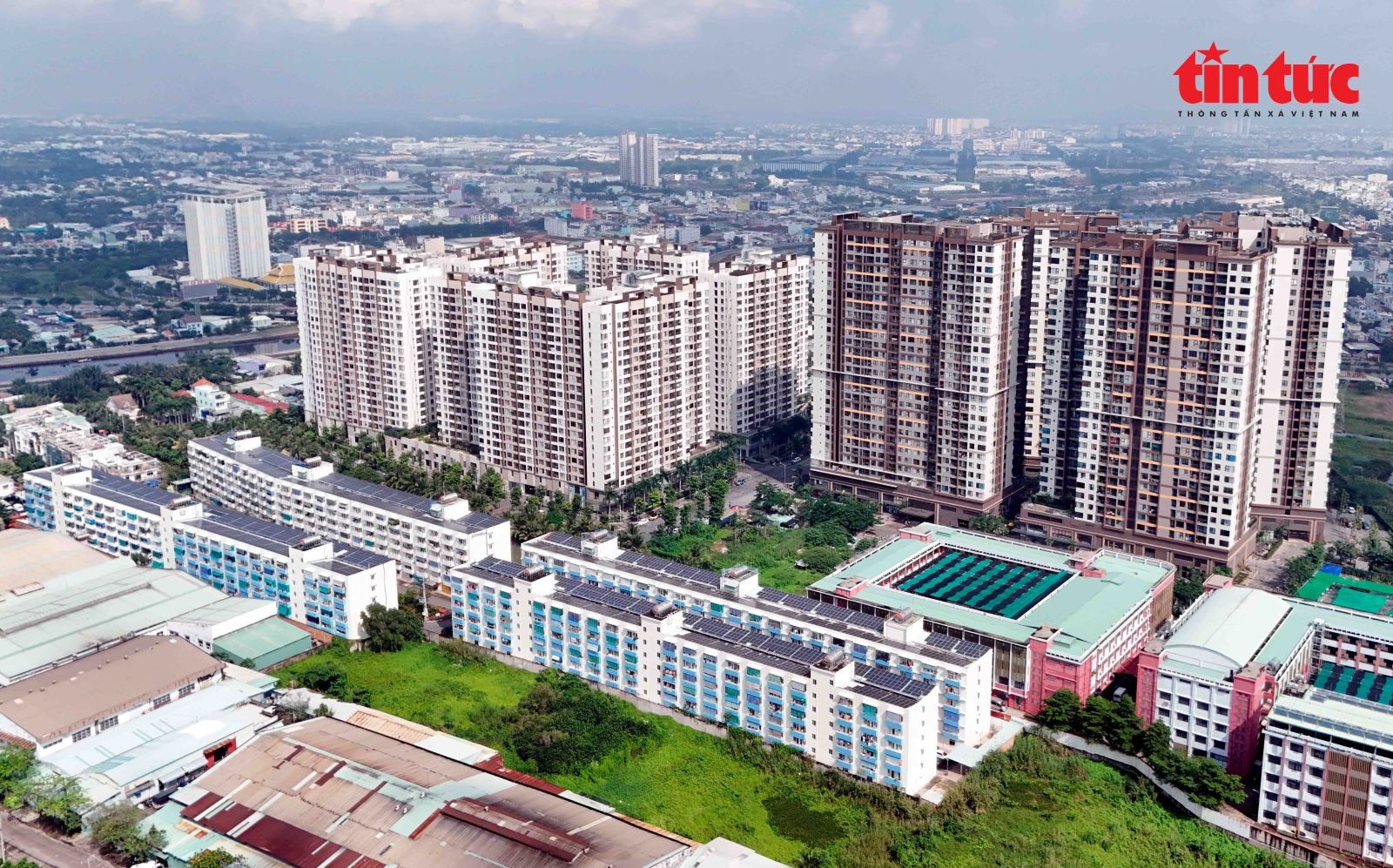 Các nhà ở chung cư ở phường An Lạc (TP Hồ Chí Minh).