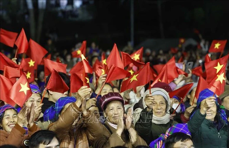 Đồng bào các dân tộc tham dự chương trình tại điểm cầu Cao Bằng.