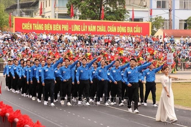 Khối Đoàn viên Thanh niên diễu hành tại Lễ kỷ niệm 70 năm Chiến thắng Điện Biên Phủ (7/5/1954 - 7/5/2024).