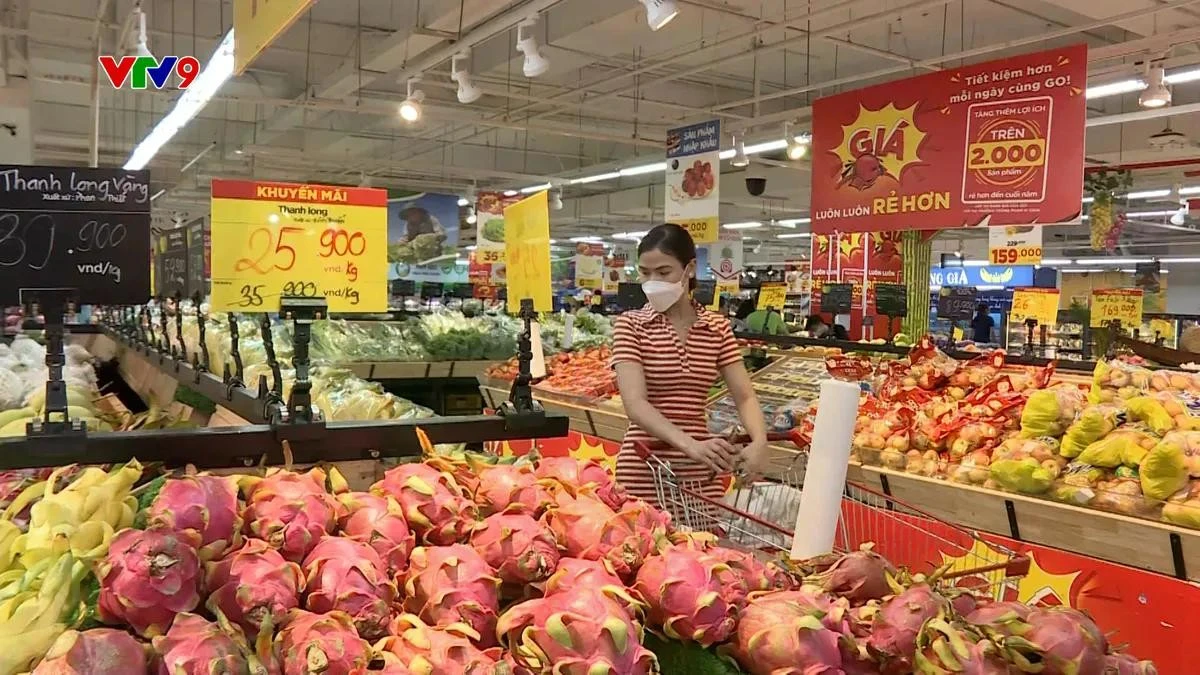 Một chiều cạnh khác của thị trường Tết Bính Ngọ 2026 là sự song hành rõ nét giữa kênh truyền thống và kênh trực tuyến