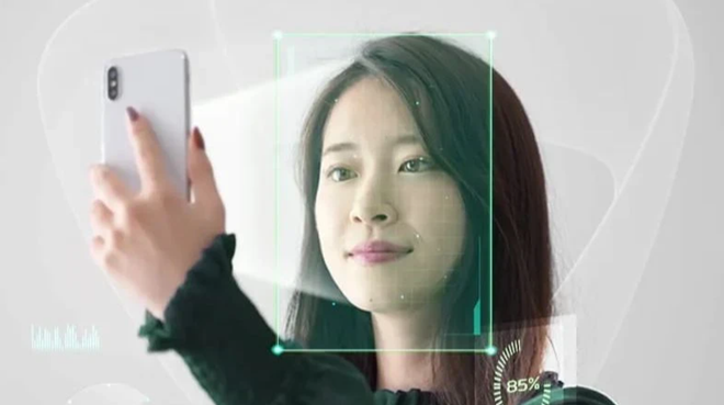 Giao dịch online bùng nổ, tiền mặt hạ nhiệt.