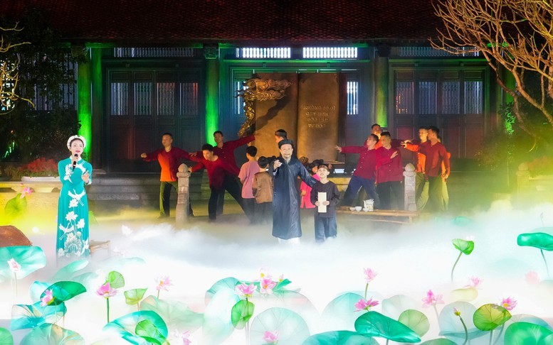 Tiết mục văn nghệ tại điểm cầu Nghệ An.