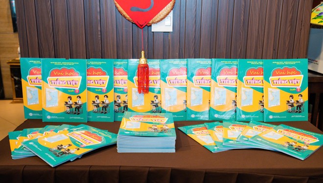 Bộ sách hướng tới việc giúp các em học tiếng Việt một cách tự nhiên, không áp lực, thông qua các hoạt động gần gũi, sinh động, gắn với đời sống và văn hóa Việt Nam.