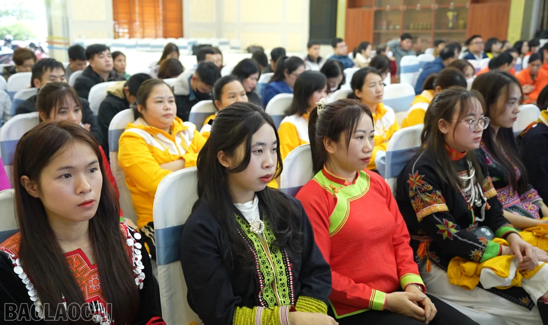 baolaocai-bl_c013600-01-09-17still007.jpg