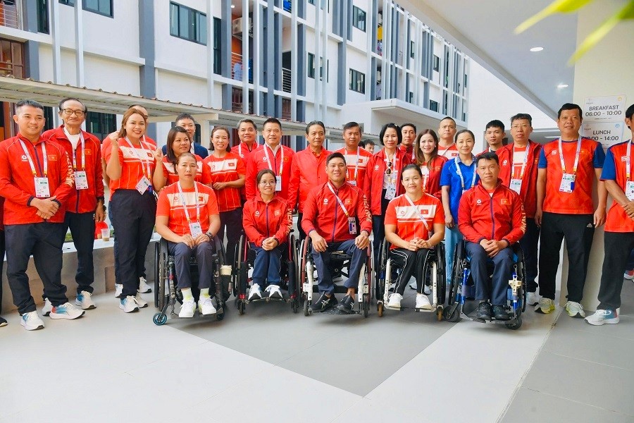 Lãnh đạo Bộ VH-TT-DL đã gặp mặt động viên các HLV, VĐV thể thao người khuyết tật Việt Nam tự tin tranh tài tại Đại hội.