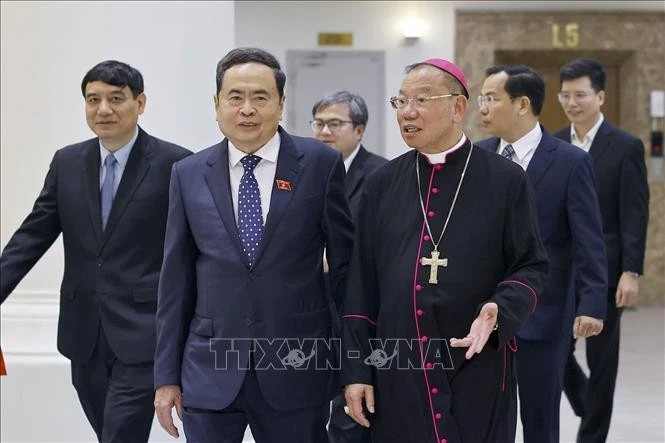 Chủ tịch Quốc hội Trần Thanh Mẫn và Tổng Giám mục Tổng Giáo phận Hà Nội Vũ Văn Thiên.