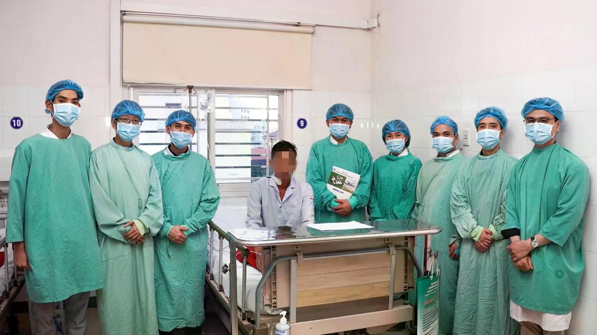 Bệnh nhân trở về bình thường sau một tuần điều trị và ra viện sau hai tuần.