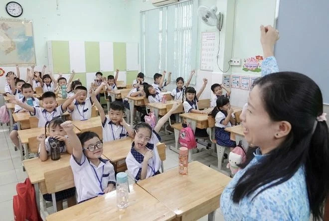 Các chuyên gia khuyến nghị nâng mức giảm trừ chi phí y tế, giáo dục - đào tạo trước khi tính thuế thu nhập cá nhân cao hơn 3-4 lần so với dự thảo của Bộ Tài chính.