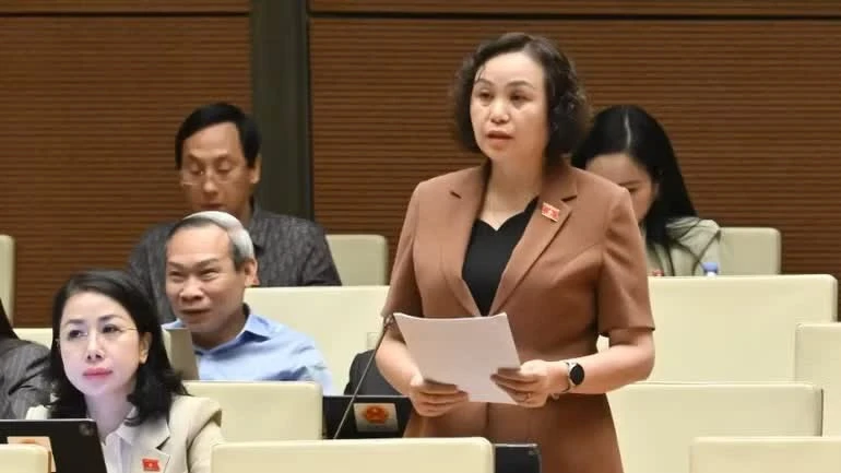 Đại biểu Cao Thị Xuân (Đoàn Thanh Hóa).