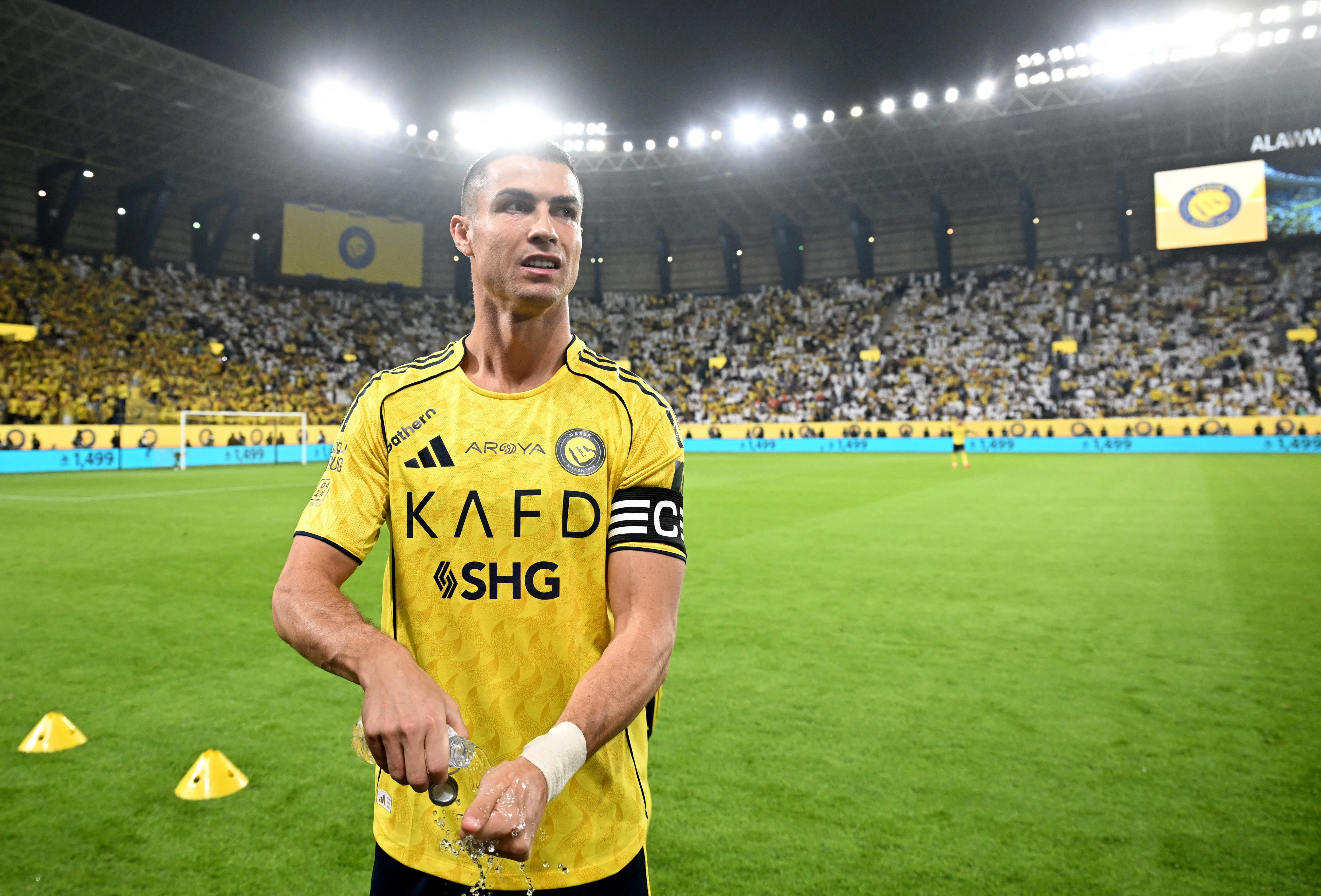 Fabrizio Romano xác nhận việc Ronaldo vắng mặt hoàn toàn là do mâu thuẫn cá nhân với ban lãnh đạo chứ không liên quan đến chấn thương.