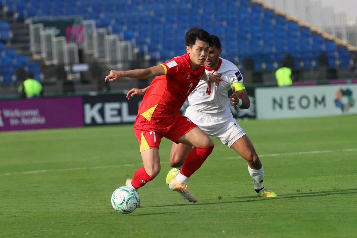 Đình Bắc có thêm một trận đấu hay.