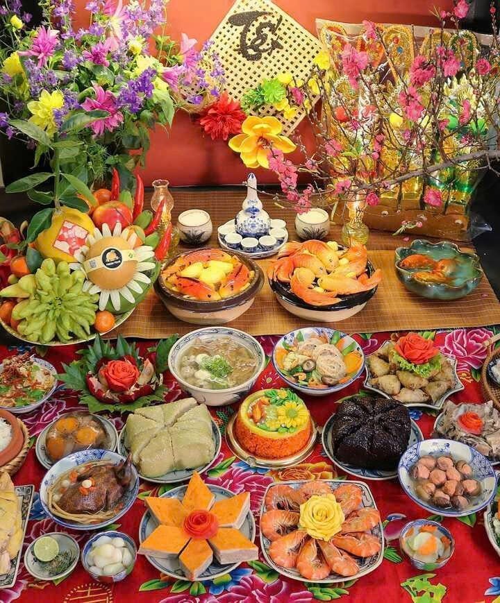 Mâm cỗ ngày 23 tháng Chạp trong đời sống hiện đại có vàng mã, cá, đồ ăn ngọt - mặn...