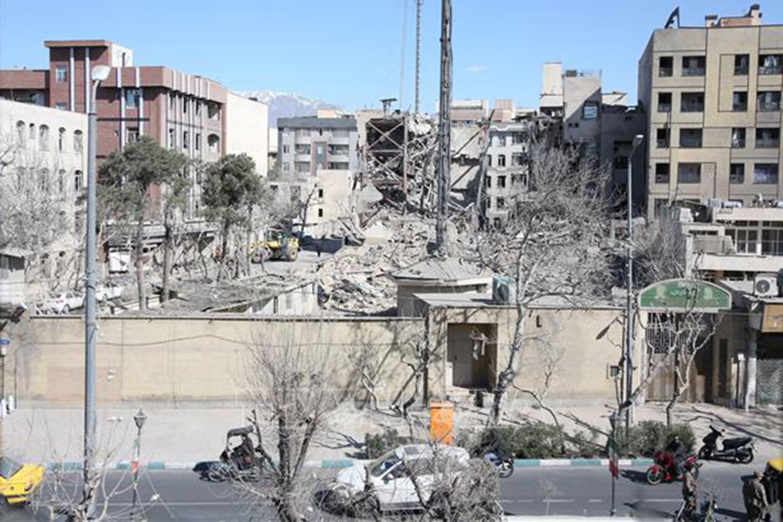 Cảnh đổ nát sau cuộc không kích tại Tehran, Iran, ngày 3/3/2026.