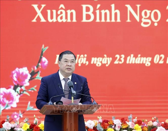 Đồng chí Phạm Gia Túc, Uỷ viên Bộ Chính trị, Chánh Văn phòng Trung ương Đảng phát biểu.