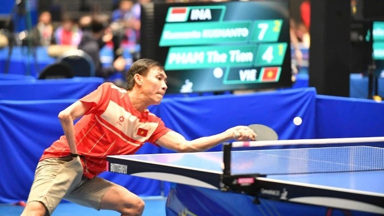 Tâm điểm của ngày thi đấu thứ ba là trận chung kết đơn nam bóng bàn người khuyết tật giữa tay vợt Phạm Thế Tiến và đối thủ của Indonesia.