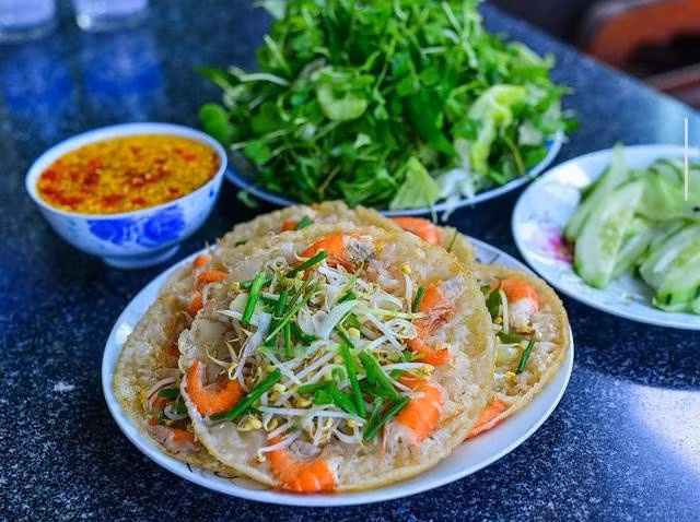 Phiên bản bánh xèo miền Trung.