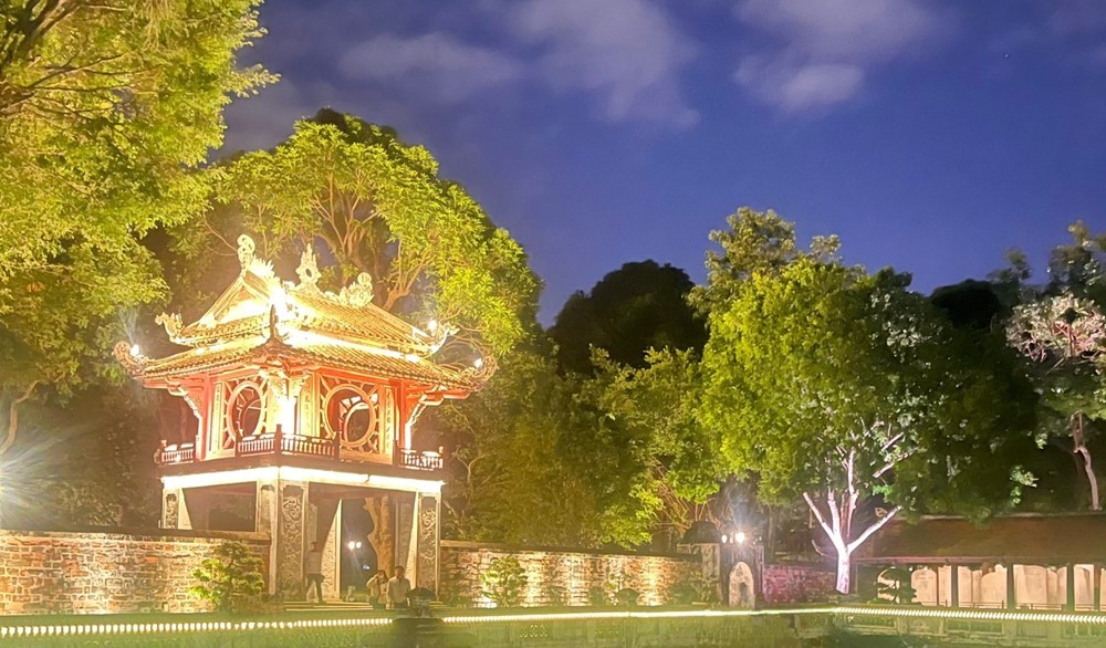 Văn Miếu - Quốc Tử Giám là một trong 17 điểm di tích, danh lam thắng cảnh mở cửa miễn phí.