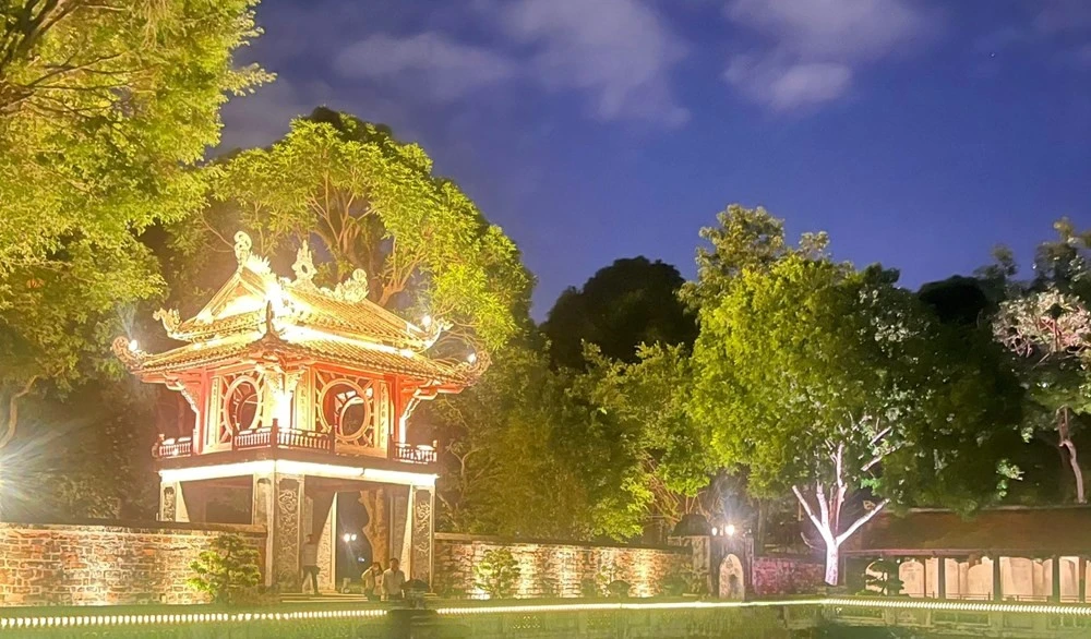 Văn Miếu - Quốc Tử Giám là một trong 17 điểm di tích, danh lam thắng cảnh mở cửa miễn phí.