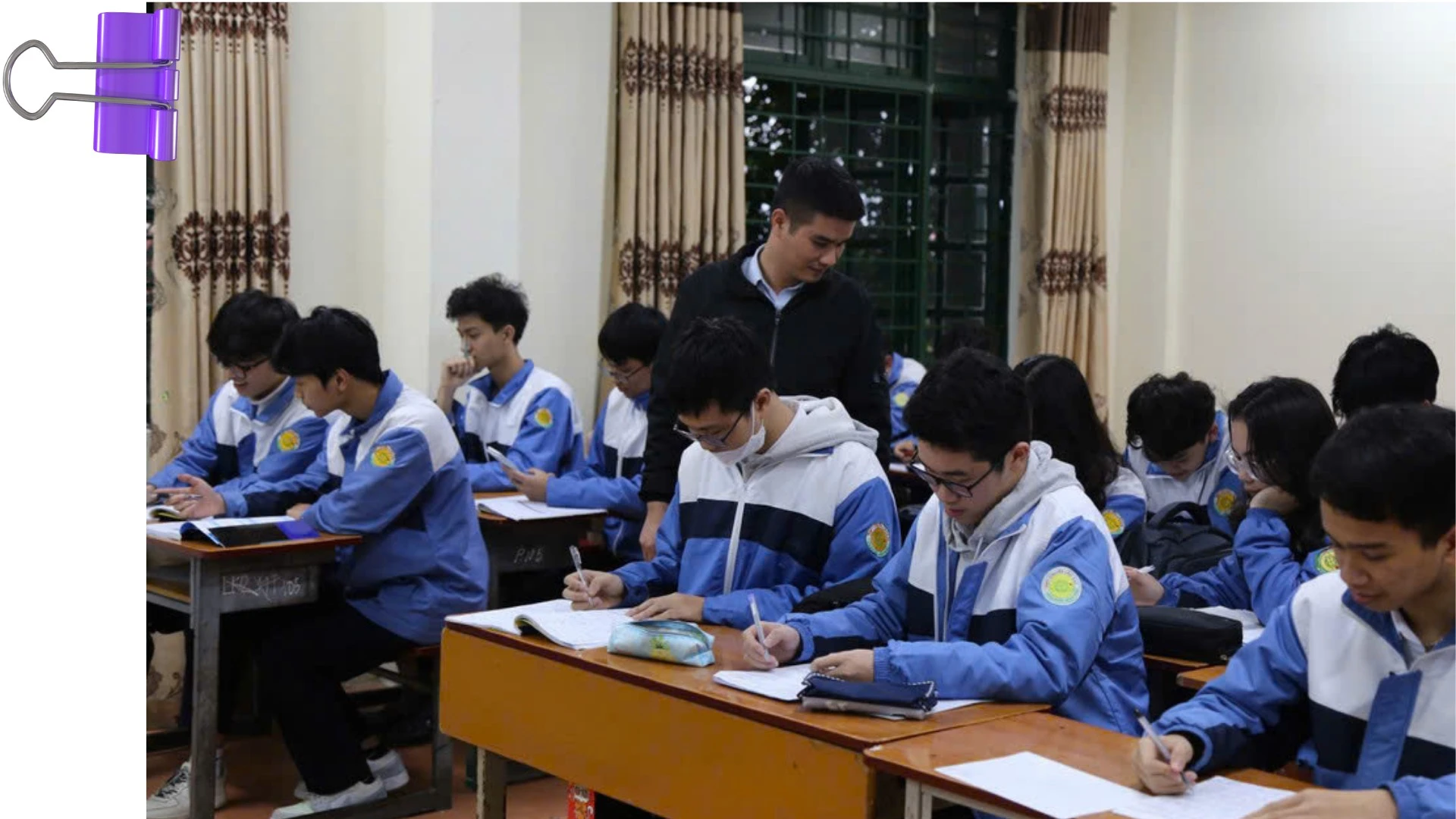 Học sinh tập trung học hơn khi không sử dụng smart phone trong lớp.