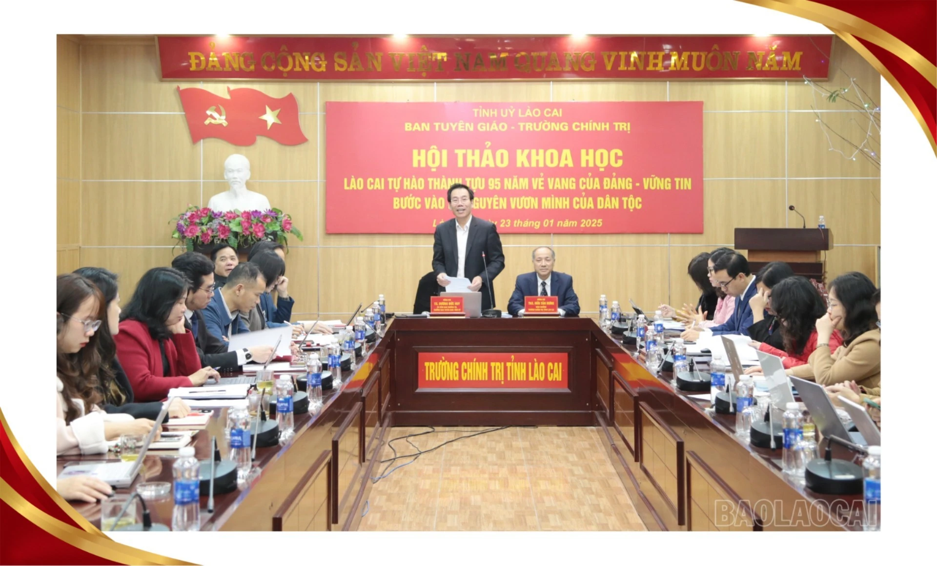 Đồng chí Dương Đức Huy, Trưởng Ban Tuyên giáo Tỉnh ủy phát biểu tại Hội thảo khoa học Lào Cai tự hào thành tựu 95 năm vẻ vang của Đảng - vững tin bước vào kỷ nguyên vươn mình của dân tộc.