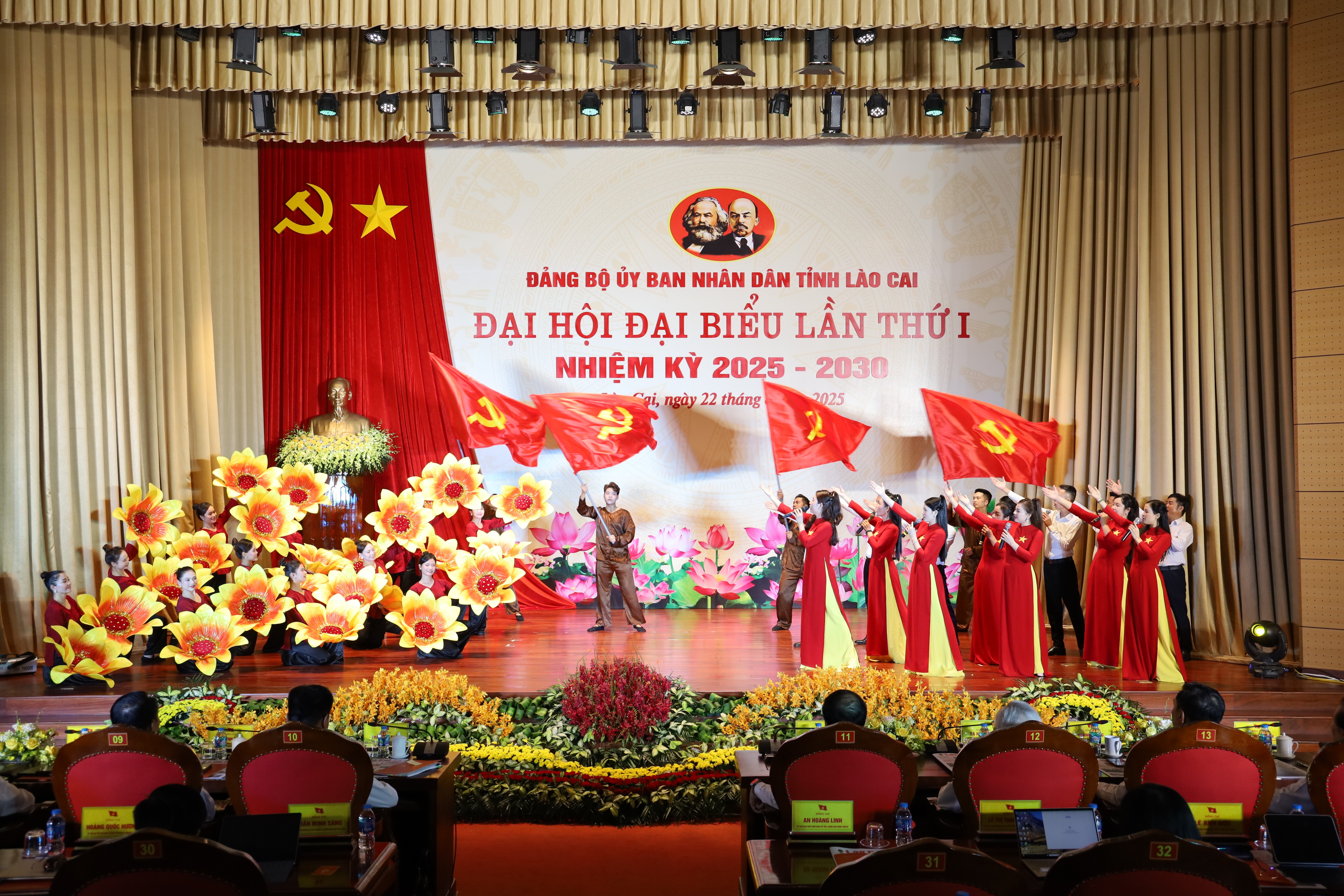 Văn nghệ chào mừng Đại hội. img-2740.jpg