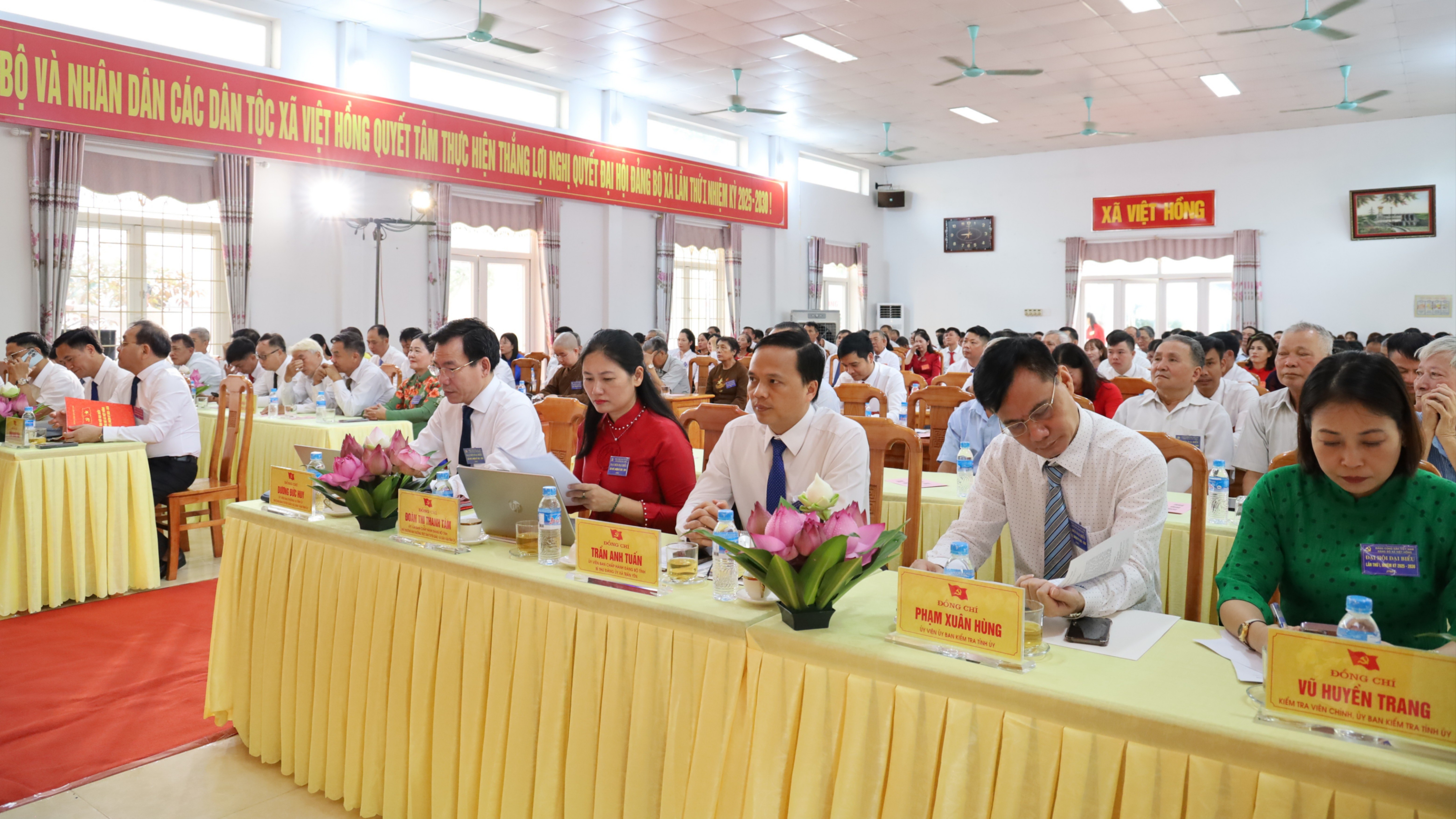 Các đại biểu tham dự đại hội. Các đại biểu tham dự đại hội.