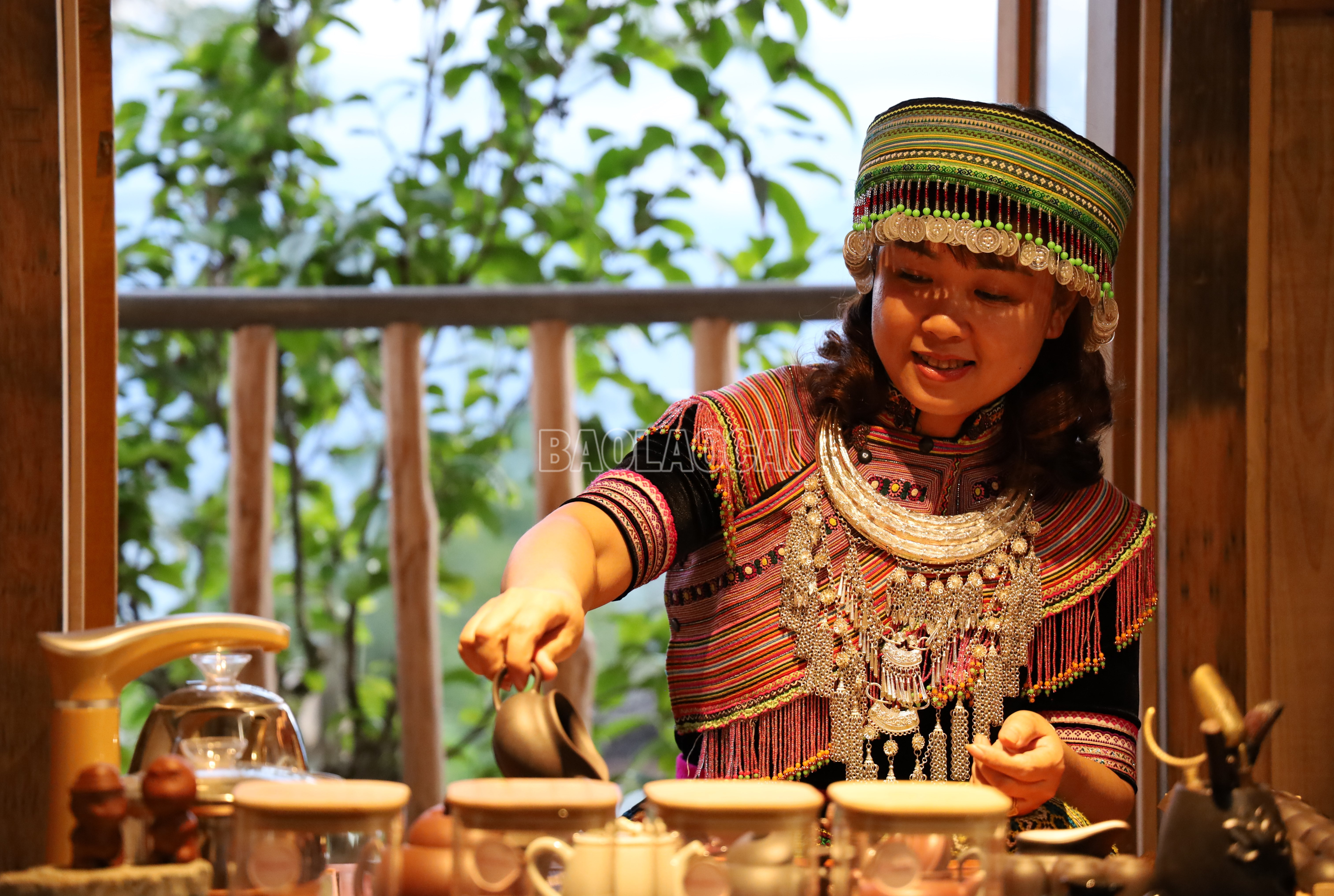 baolaocai-c_thuong-tra-tren-dinh-suoi-giang.jpg