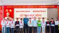 Lào Cai: Trao học bổng cho học sinh vượt khó, hiếu học tại xã Mường Khương