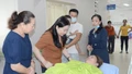 Phó Chủ tịch UBND tỉnh Vũ Thị Hiền Hạnh thăm hỏi, động viên các nạn nhân vụ tai nạn giao thông tại xã Việt Hồng