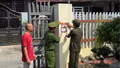 “Đi từng ngõ, dán từng nhà” trong tuyên truyền phòng, chống ma túy ở Bảo Thắng