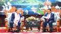 Đoàn đại biểu tỉnh Lào Cai (Việt Nam) chào xã giao Bí thư Tỉnh ủy Xay Nhạ Bu Ly (Lào)