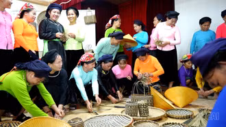 75 học viên, nghệ nhân, người có uy tín trong cộng đồng xã Nghĩa Đô tham gia tập huấn về bảo tồn nghề đan lát truyền thống