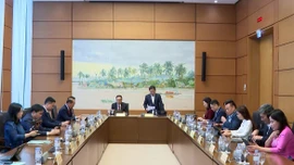 Đoàn đại biểu Quốc hội tỉnh Lào Cai tham gia ý kiến về sửa đổi Hiến pháp trong phiên thảo luận tại tổ