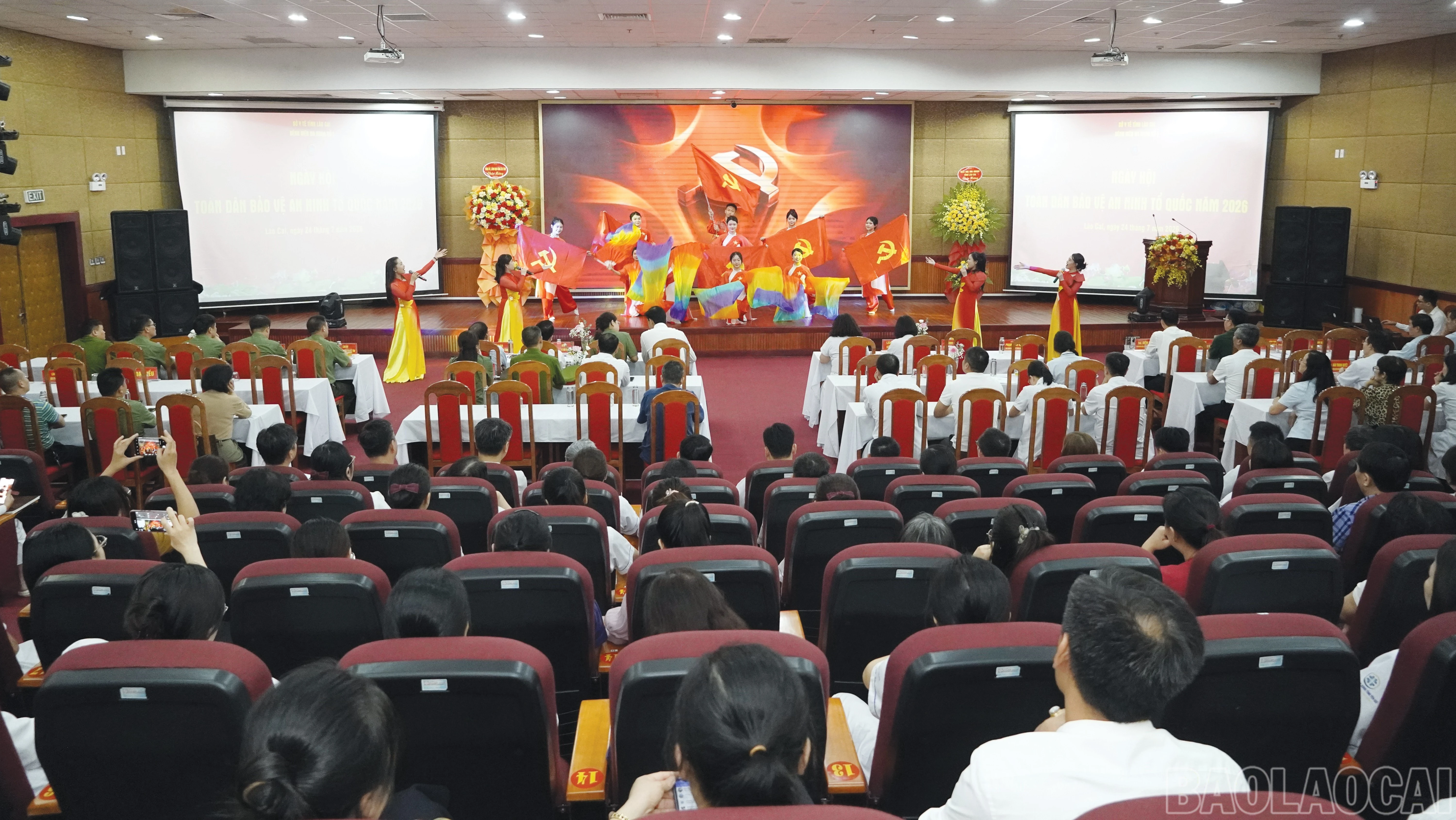 Quang cảnh ngày hội.