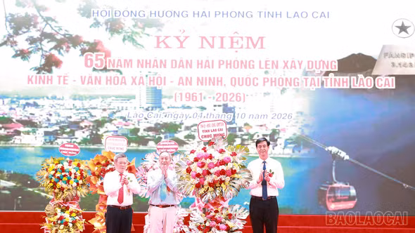 Kỷ niệm 65 năm Nhân dân Hải Phòng lên xây dựng quê hương Lào Cai