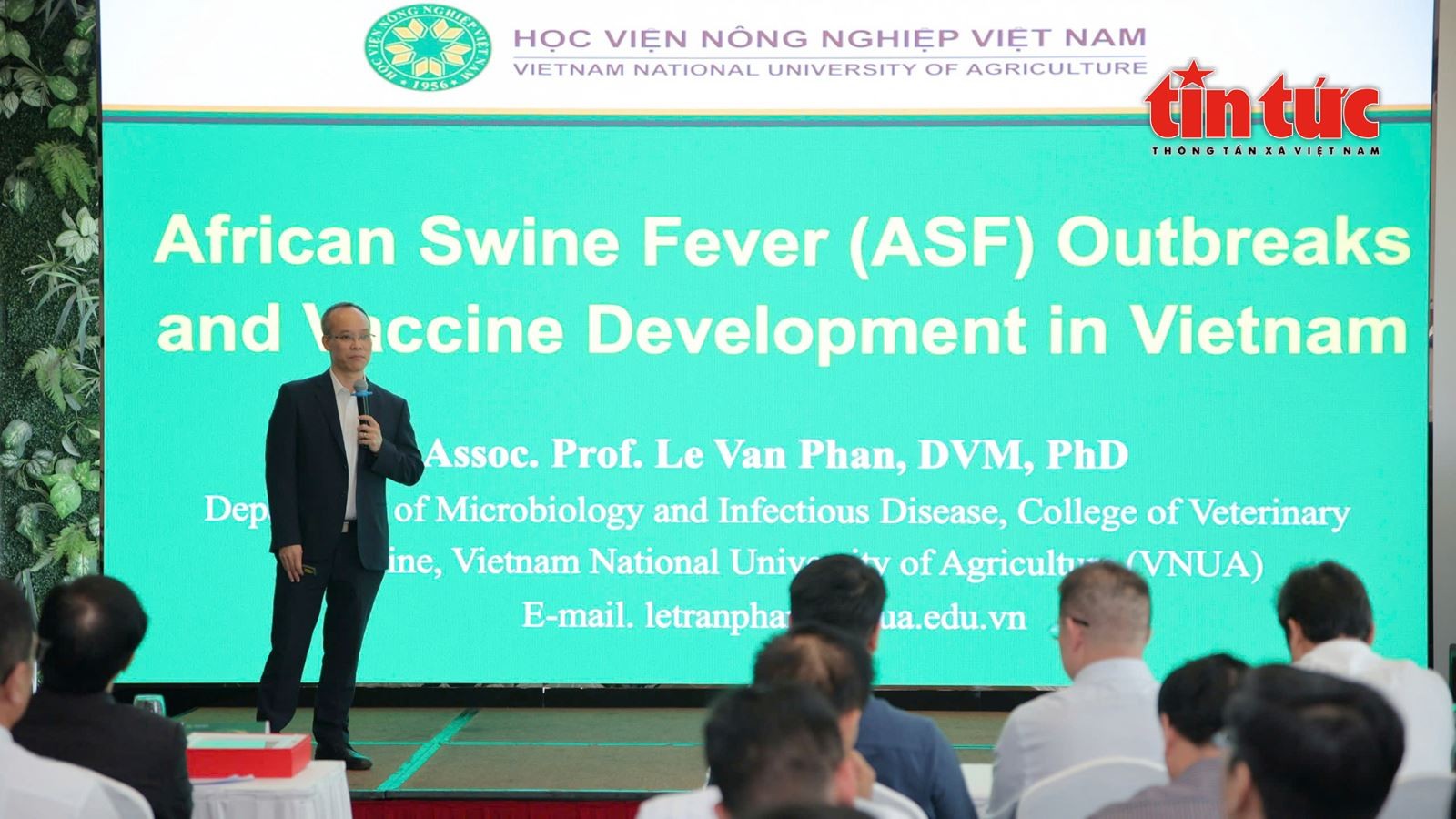 PGS.TS Lê Văn Phan, Học viện Nông nghiệp Việt Nam chia sẻ tại diễn đàn. PGS.TS Lê Văn Phan, Học viện Nông nghiệp Việt Nam chia sẻ tại diễn đàn.