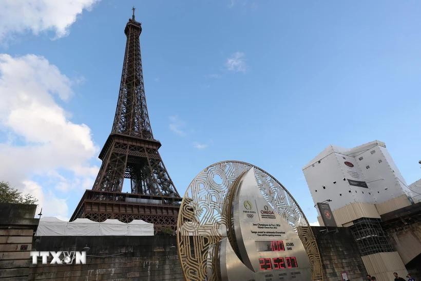 Đồng hồ đếm ngược tới thời điểm khai màn Olympic Paris 2024. Đồng hồ đếm ngược tới thời điểm khai màn Olympic Paris 2024.